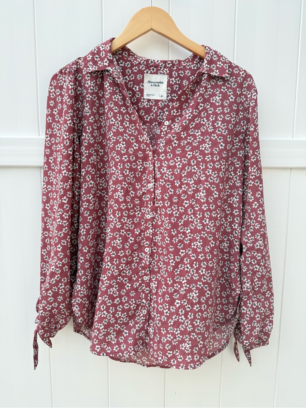 Abercrombie & Fitch  Floral Button-Down Shirt